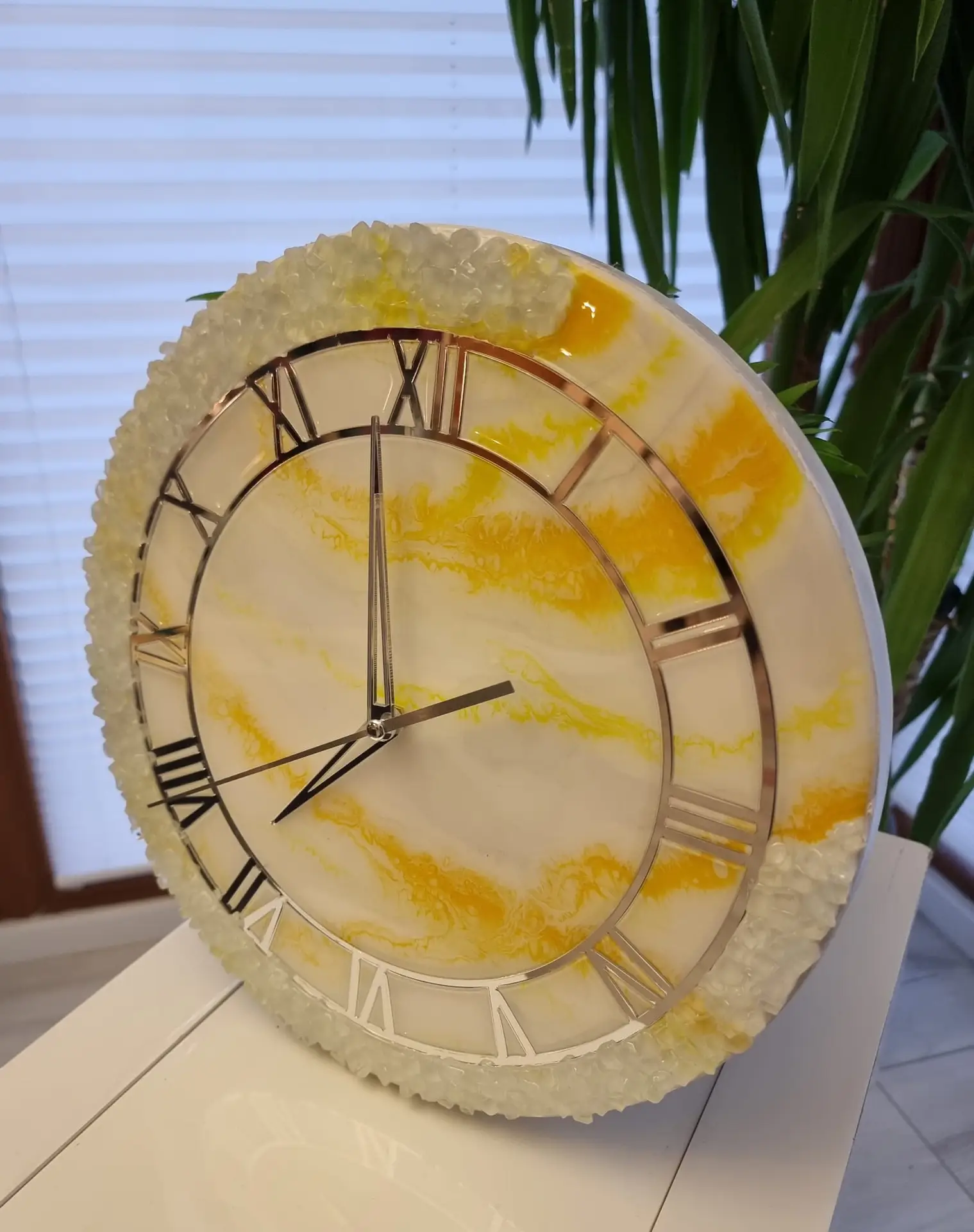 Zegar z żywicy epoksydowej śr 30 cm - obrazek 2