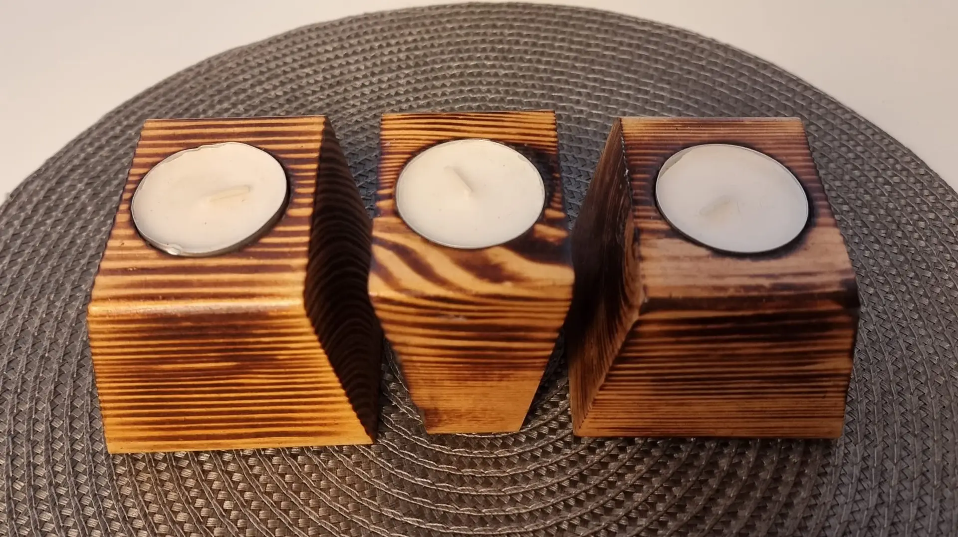 Zestaw 3 świeczników z dębu,opalany - obrazek 2