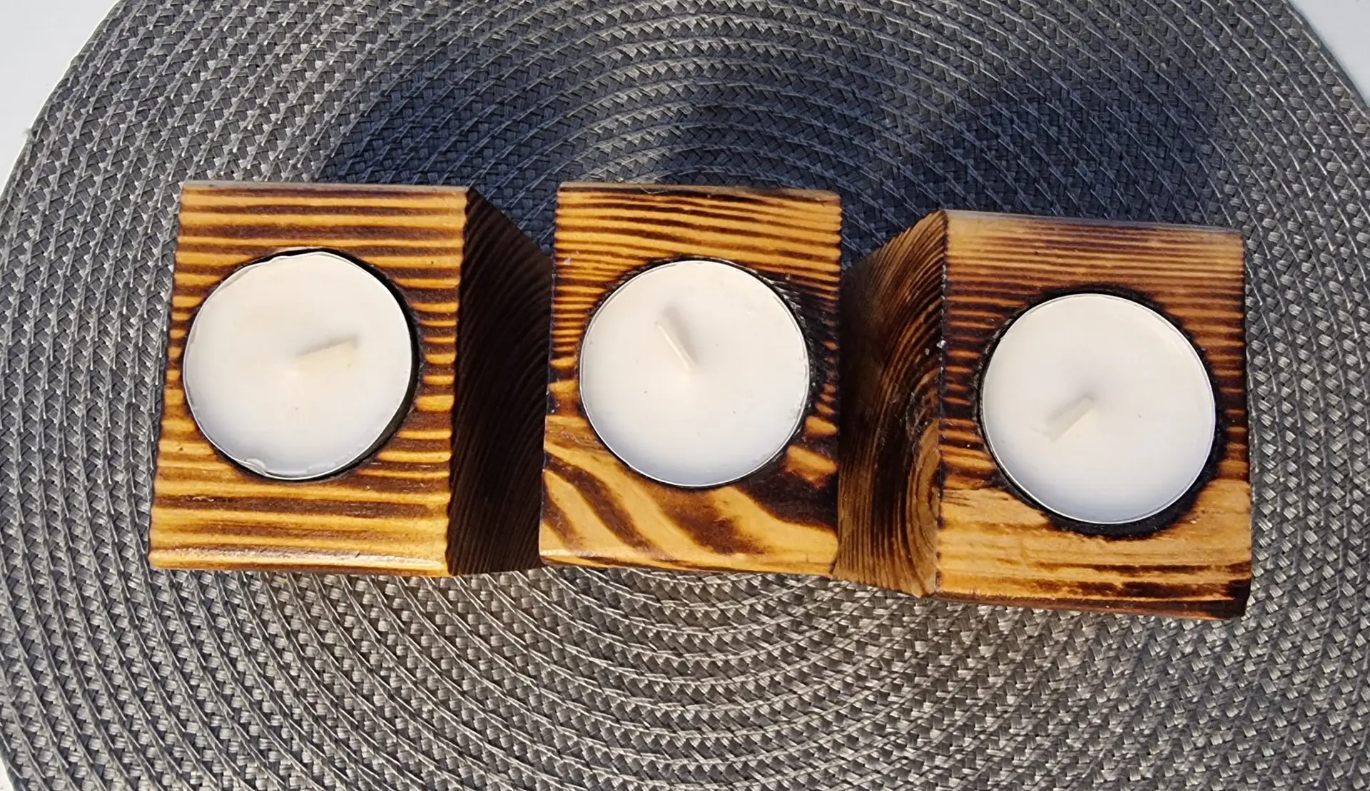 Zestaw 3 świeczników z dębu,opalany - obrazek 3