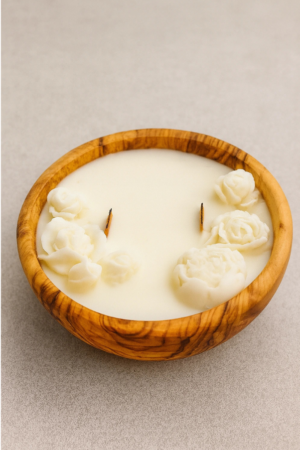 świeca-nautaralna-o-zapachu-rózy