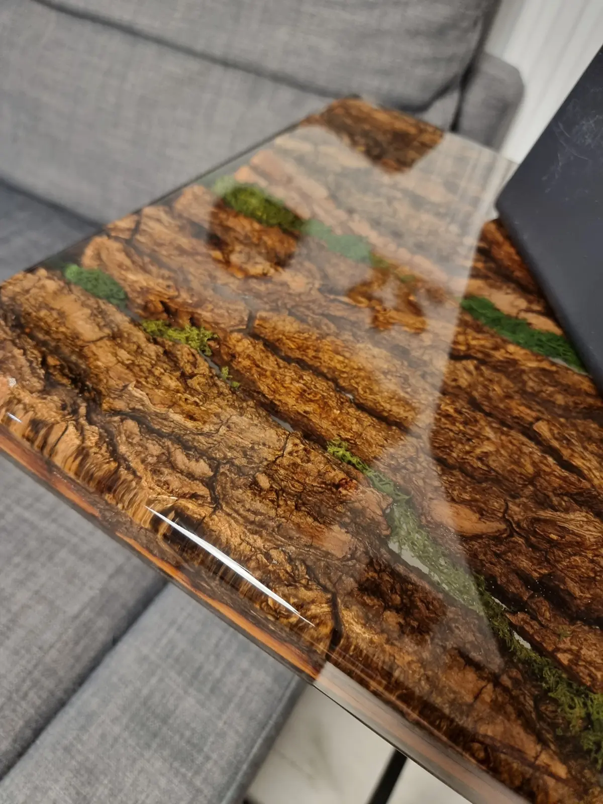 unikalny stolik pomocniczy