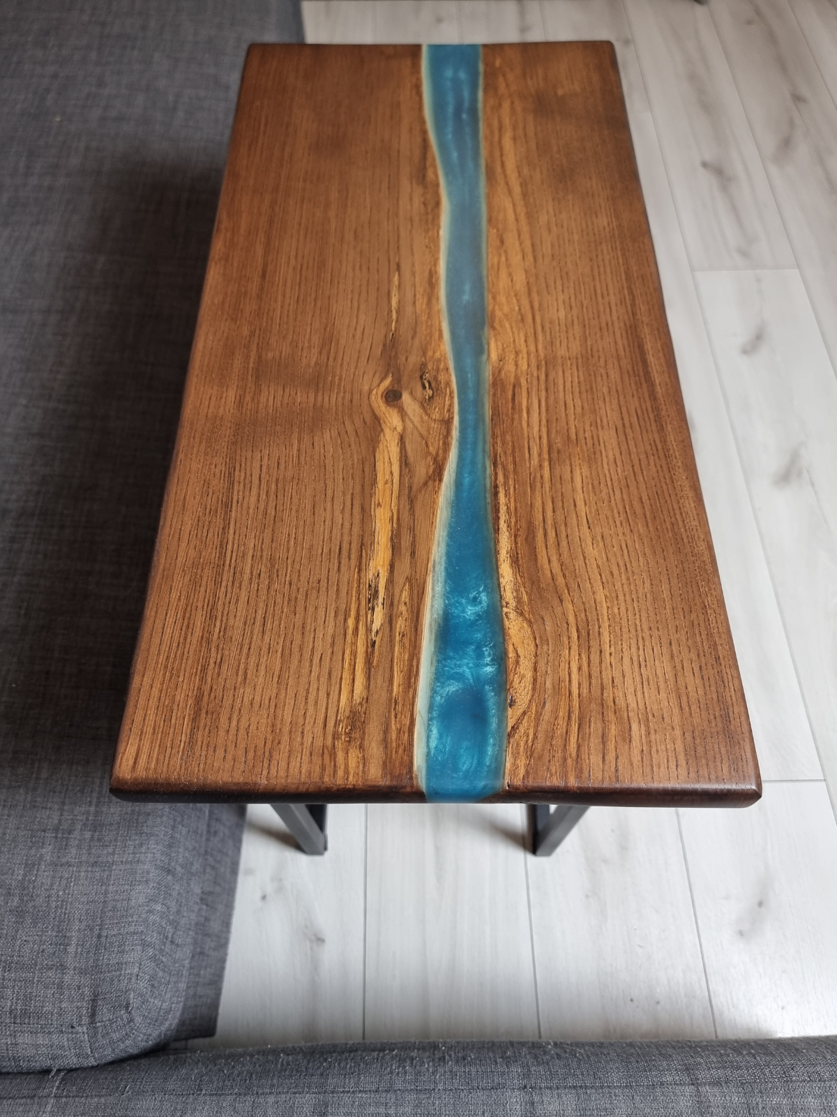 Kawowy stolik w odcieniu Palisandra