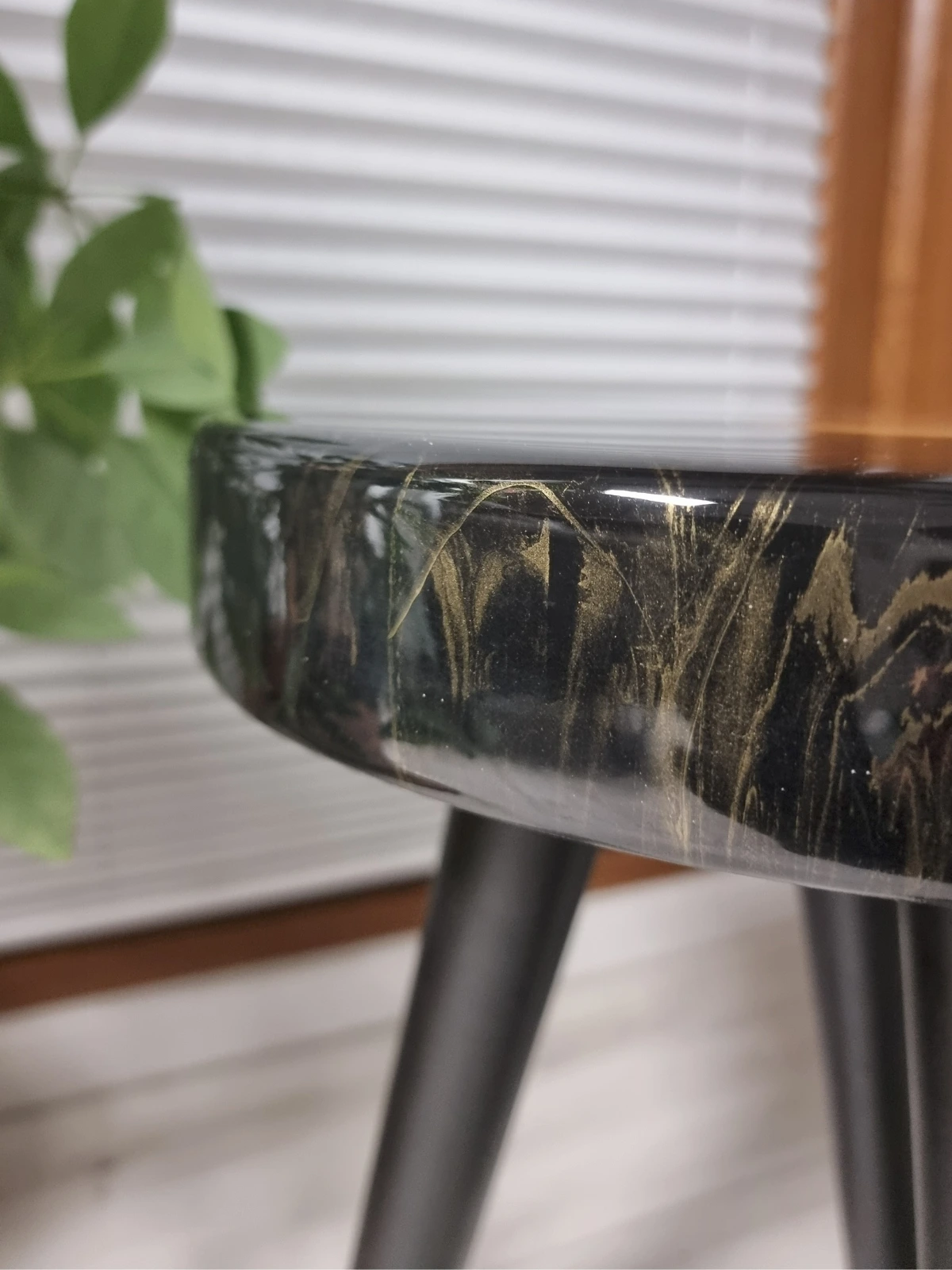 Stolik kawowy czarno złoty